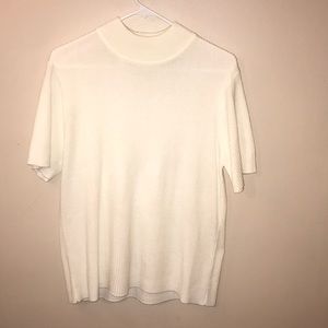 White shortsleeved turtle neck